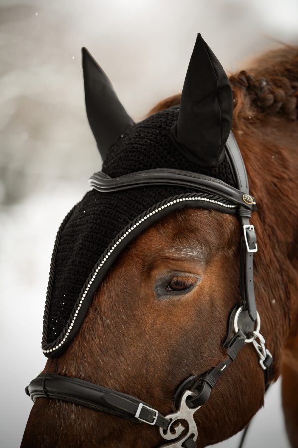 Ušaňa Classy, Black